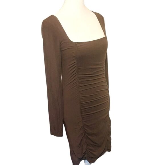ARITZIA Wilfred Lydia Dress Size: S
Color called Rich Chestnut' - Picture 7 of 8